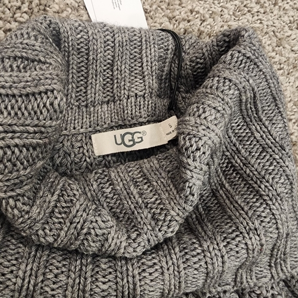 NWT UGG turtleneck - Picture 5 of 5